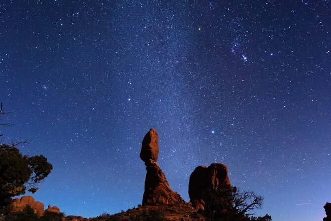 Astro-Photo, Hiking and Stargazing Tour in Arches National Park - What happens during the two-hour outing