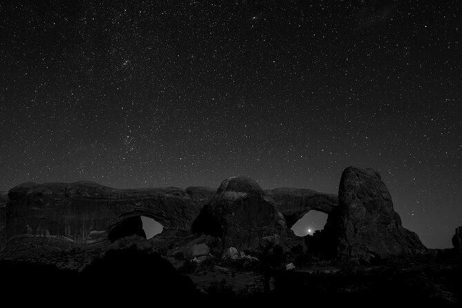 Astro-Photo, Hiking and Stargazing Tour in Arches National Park - Weather can change the evening