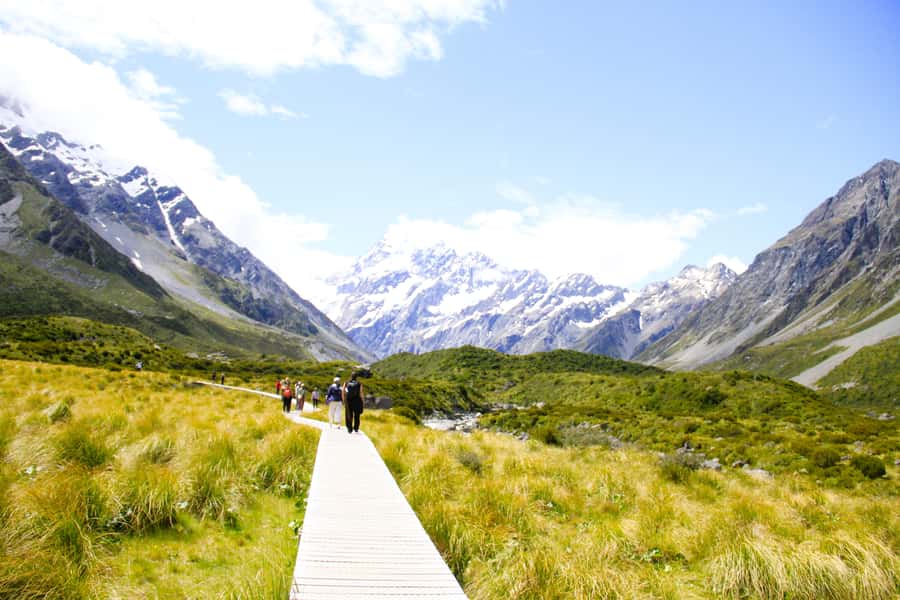 Christchurch: Lake Tekapo Stargazing & Mount Cook 2-Day Tour - The evening in Lake Tekapo