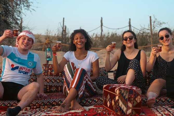 Dubai: Al Marmoom Oasis Vintage Safari: Camels, Stargazing & Meal - Stargazing after dark