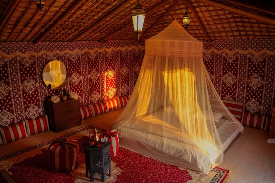 Dubai: Overnight Safari, Dinner, Stargazing & Al Khayma Camp - BBQ dinner and a full evening of shows