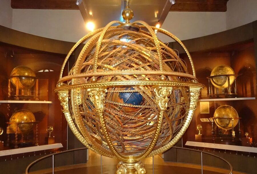 Florence: Private Astronomical Tour of the Museo Galileo - Astrolabes, globes, and the problem of measuring space