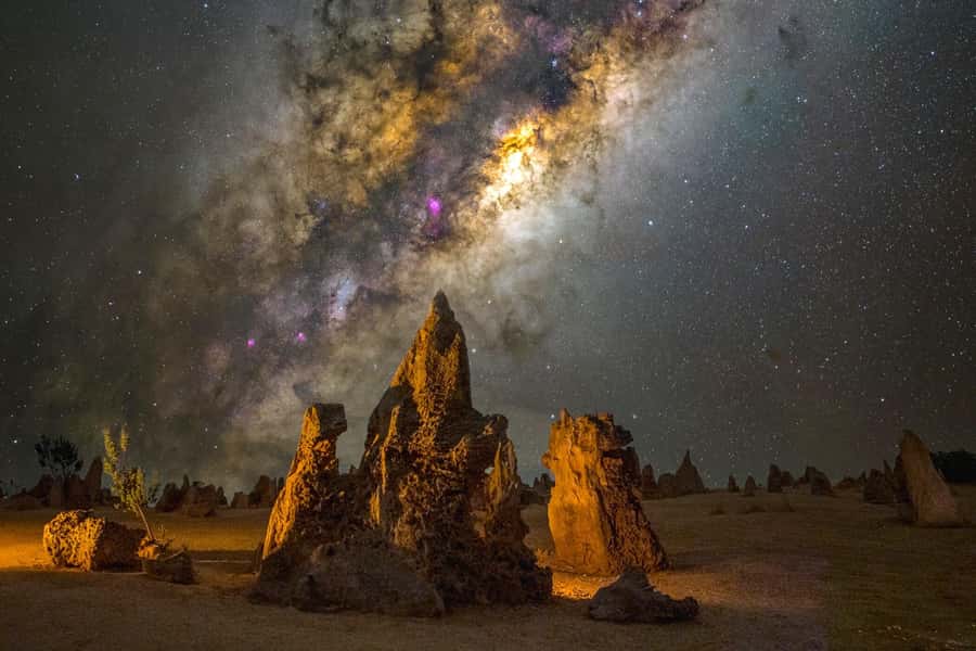 From Perth: Pinnacles Sunset and Stargazing Tour with Dinner - Key points at a glance