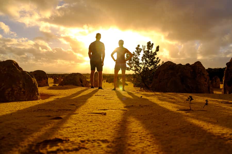 From Perth: Pinnacles Sunset and Stargazing Tour with Dinner - The long return to Perth
