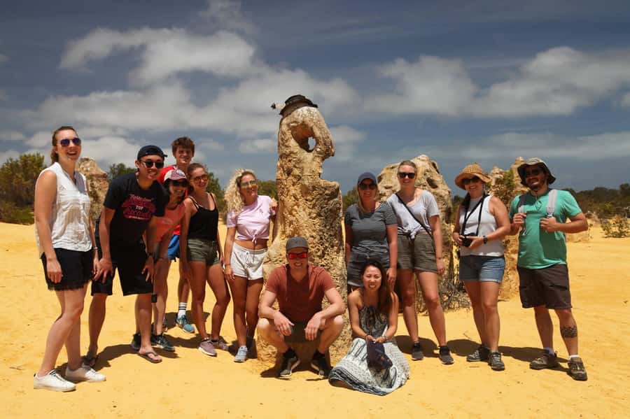 From Perth: Pinnacles Sunset and Stargazing Tour with Dinner - The journey north from Perth