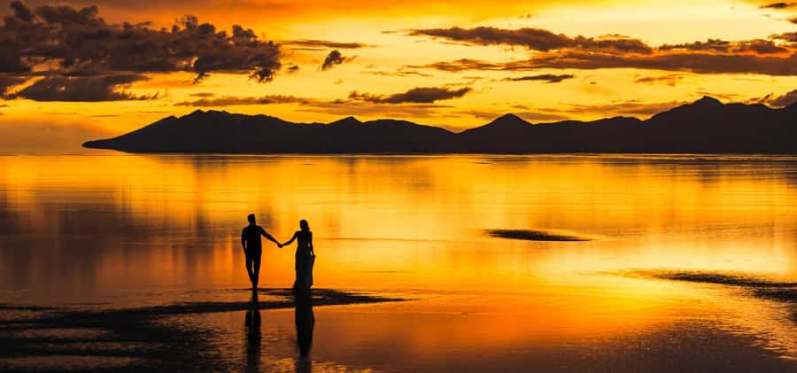 From Uyuni: Salar de Uyuni Stargazing and Sunset/Dawn - Booking, cancellations, and timing