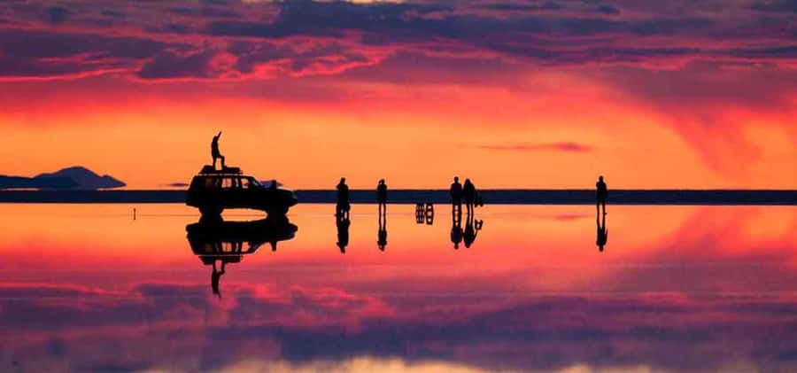 From Uyuni: Salar de Uyuni Stargazing and Sunset/Dawn - Waiting for the sun to drop over the salt