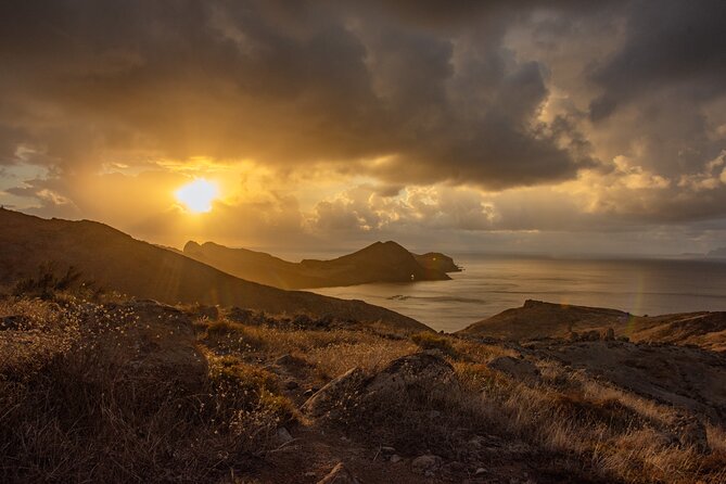 Heavens Tour: Sunset & Stargazing in Madeira - Finding a quieter sunset viewpoint