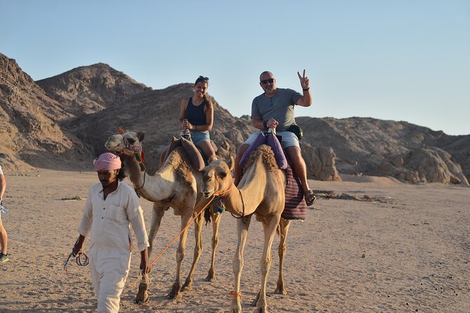 Hurghada Desert Sunset & Stargazing Tour with Dinner by Jeep - Sunset over the Hurghada desert
