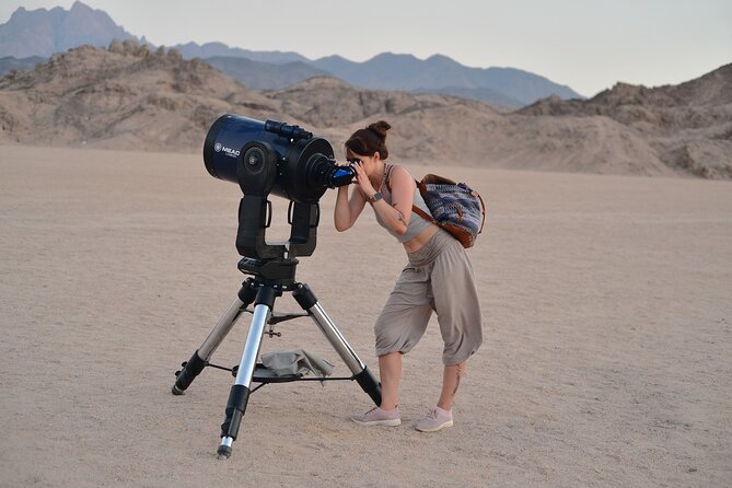 Hurghada Desert Sunset & Stargazing Tour with Dinner by Jeep - Dinner by candlelight in the dark desert