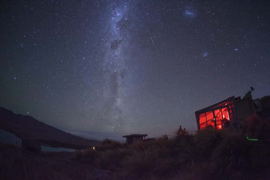 Lake Tekapo: Mountaintop Stargazing at Mount John Summit - Cold-weather planning at the summit