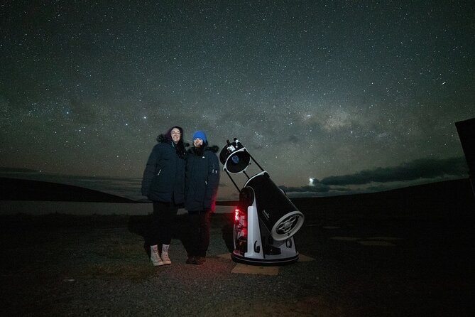 Lake Tekapo Ultimate Stargazing Experience - Blankets, moon chairs, drinks, and snacks