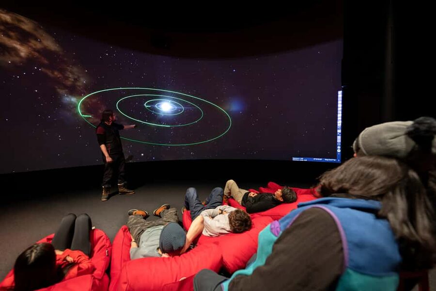 Lake Tekapo: Virtual Stargazing and Astronomy Experience - A warm choice for families and first-time stargazers