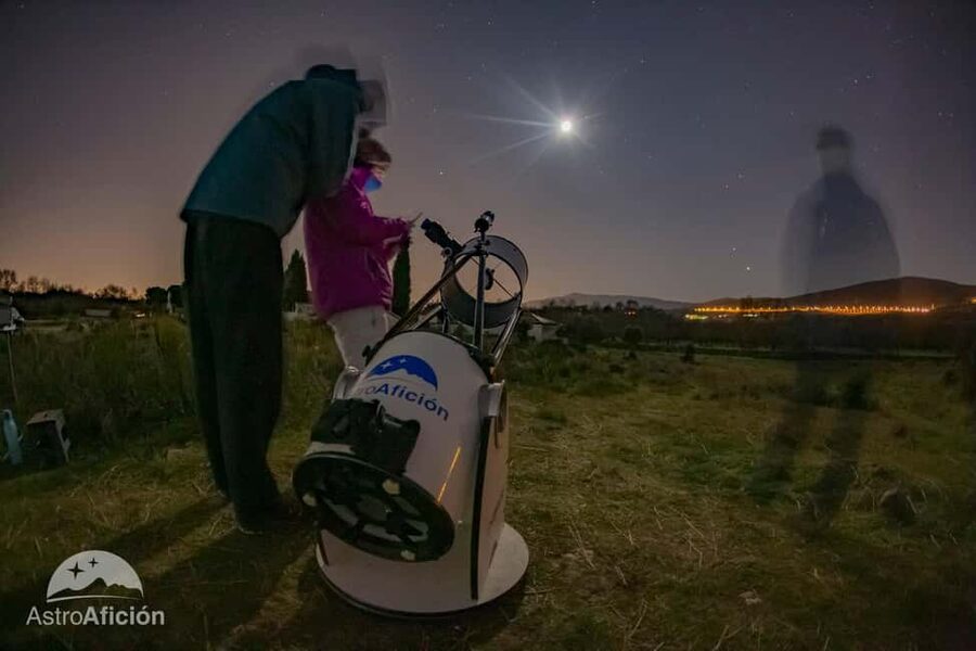 Madrid: Night sky observation with an expert astronomer - Walking from the meeting point to the observing site