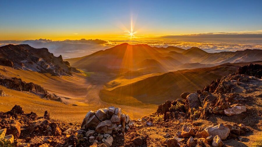 Maui: Haleakala Sunset and Stargazing Tour with Dinner - Key points at a glance