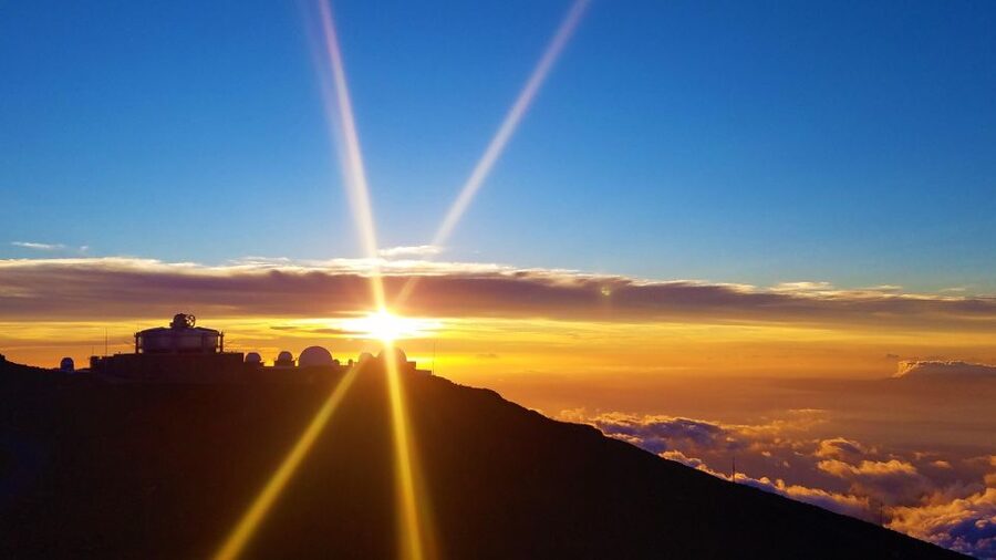 Maui: Haleakala Sunset and Stargazing Tour with Dinner - Stargazing after the sun goes down