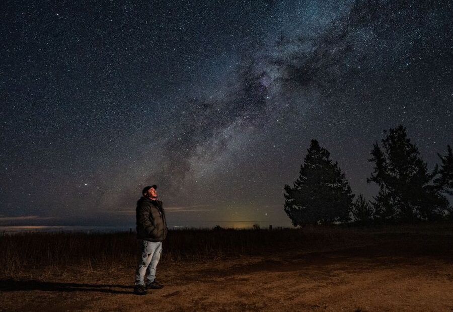 Mauna Kea: Stargazing Experience with Free Photos - Meeting James and getting ready for the cold