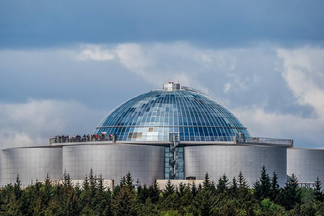 Perlan - Wonders of Iceland Experience - Start with the Áróra Northern Lights show