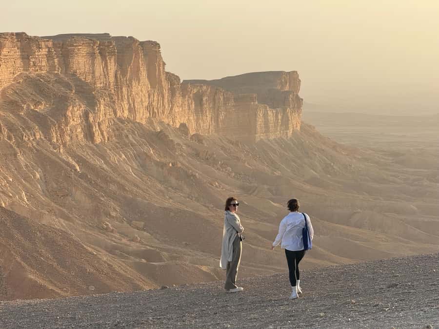 Riyadh: Edge Of The World, camels &Stargazing with 4x4 - Why the Edge of the World is worth the long ride