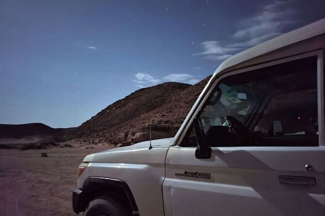 Stargazing In Hurghada with Jeep 4WD and BBQ - Tea, bread, and a Bedouin-style camp dinner