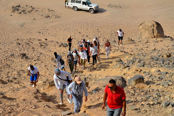 Stargazing Safari Adventure by Jeep with Bedouin Dinner-Hurghada - Sunset above the Red Sea mountain chain