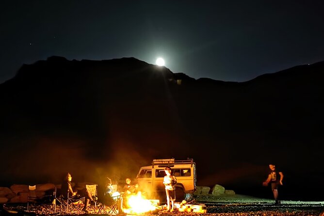 Sunset time Ramon Crater Jeep tour, bonfire and stargazing - Key points at a glance