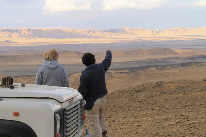 Sunset time Ramon Crater Jeep tour, bonfire and stargazing - A desert evening built around changing light