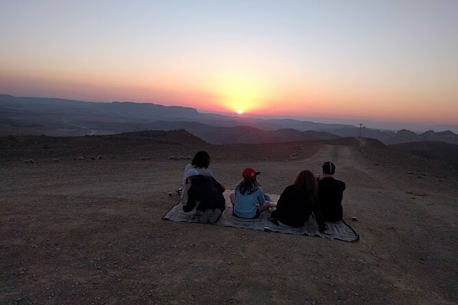 Sunset time Ramon Crater Jeep tour, bonfire and stargazing - Stargazing without a telescope