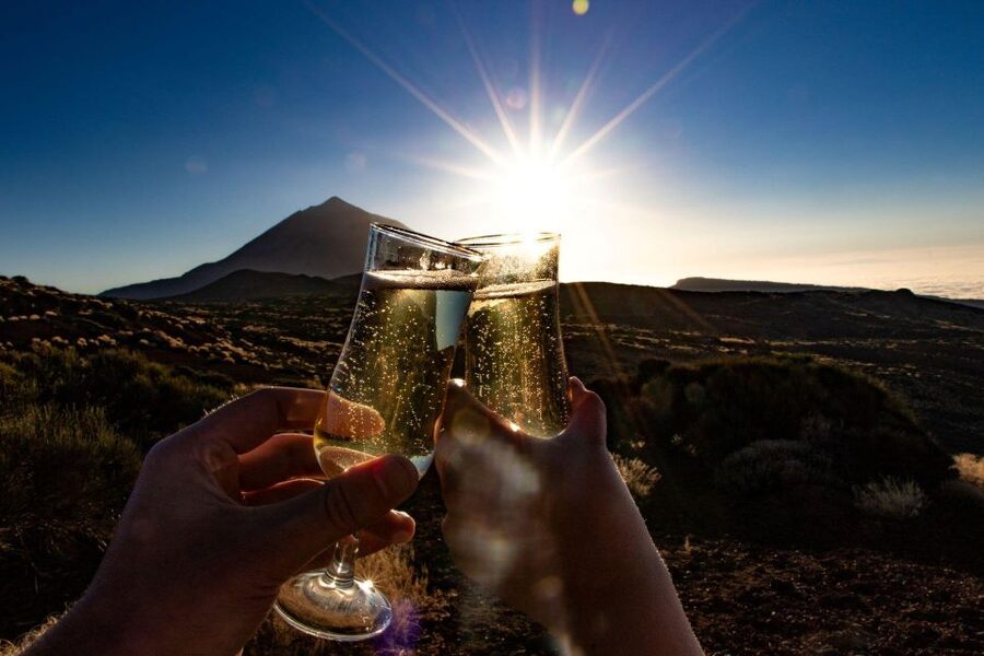 Teide: Guided Sunset & Stargazing Tour by Night with Dinner - From resort pickup to the high road