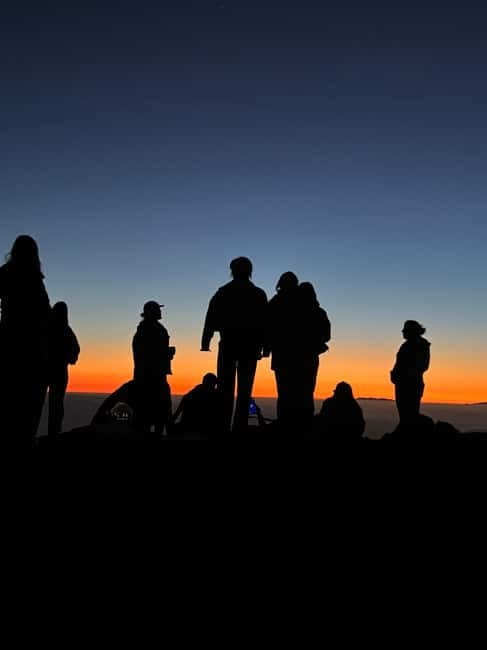 Teide: Small Group Sunset Adventure with Picnic & Stargazing - Should you book the sunset picnic and stargazing tour?