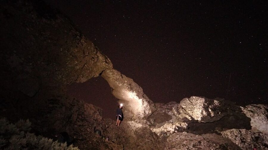 Tejeda: Sunset & Night Sky Guided Astronomy Hiking Tour - Snacks, hot drinks, and a blanket after dark