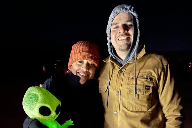 The Original Sedona UFO and Stargazing Night Tour - Sharing goggles, pointers, and chairs