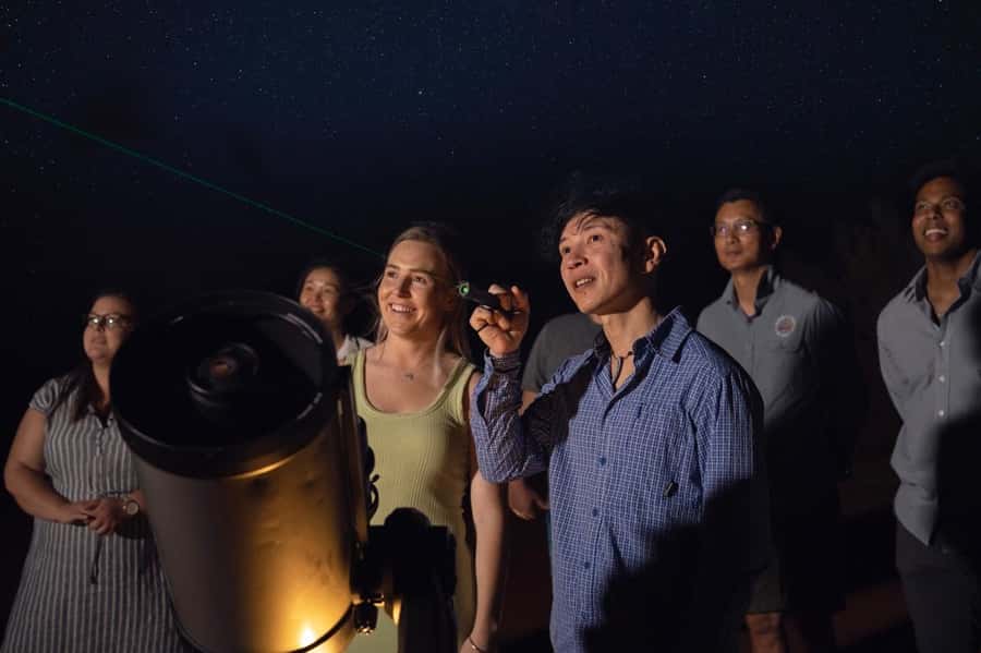 Uluru: National Park Astronomy Tour with Telescope and Photo - The guide talk: science, stories, and the southern sky
