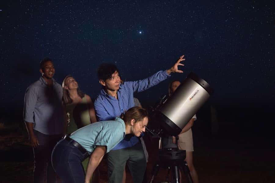 Uluru: National Park Astronomy Tour with Telescope and Photo - What to bring and how to prepare