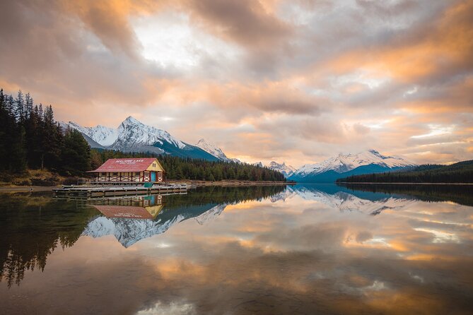 Wildlife Wild Skies: Jasper Planetarium Combo - Key points to know before booking